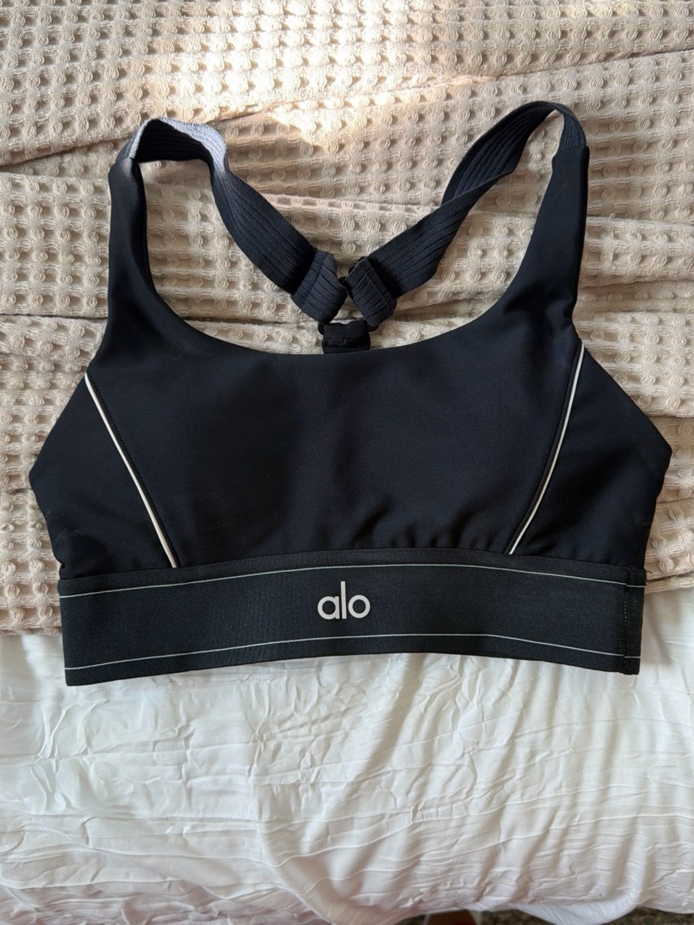 ALO Yoga Black Sports Bra with Subtle Piping